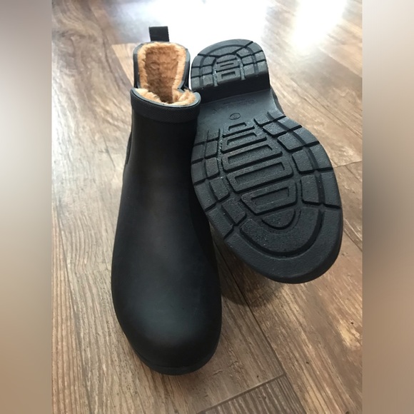 NWT Boots - Picture 2 of 2